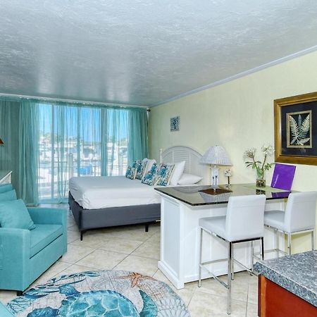 Waterfront Room, Heated Pool, Tiki Bar & Grill South Bradenton Екстер'єр фото