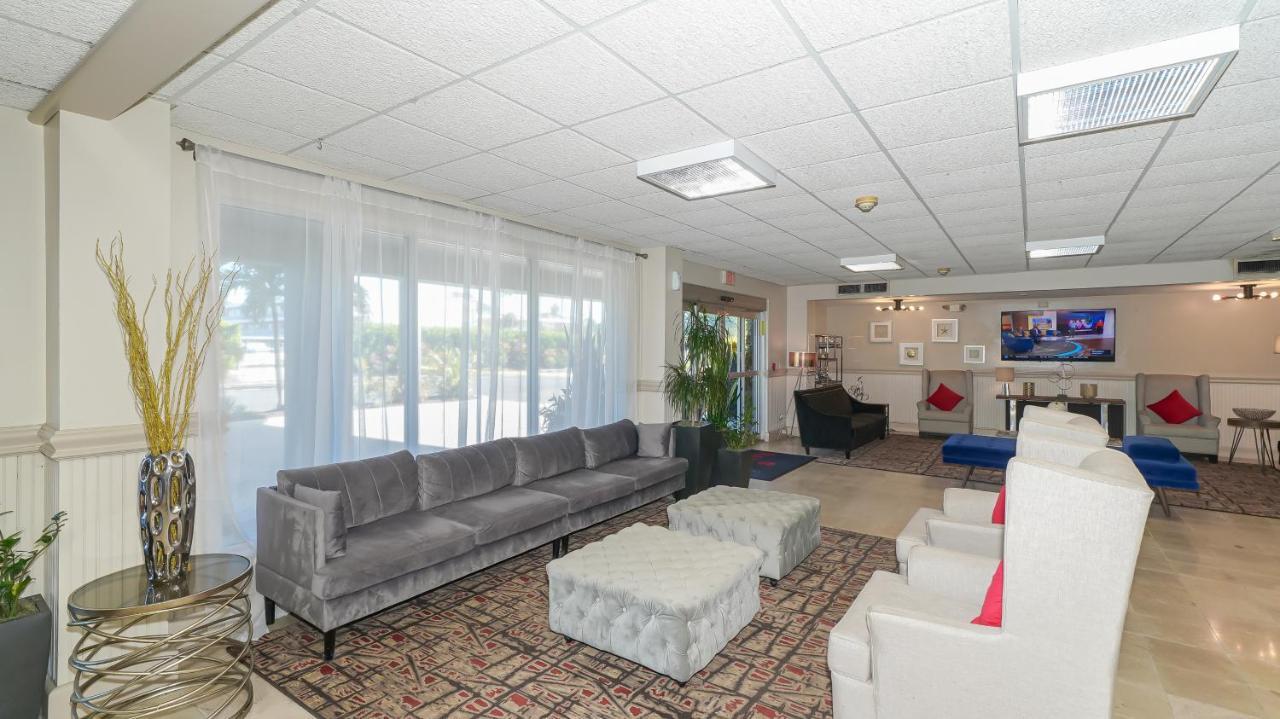 Waterfront Room, Heated Pool, Tiki Bar & Grill South Bradenton Екстер'єр фото