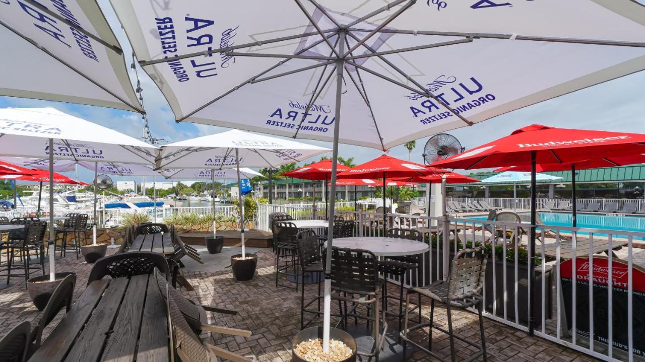 Waterfront Room, Heated Pool, Tiki Bar & Grill South Bradenton Екстер'єр фото