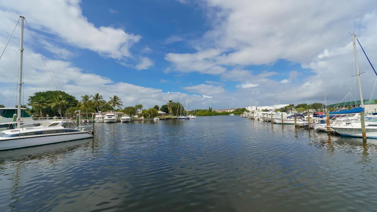 Waterfront Room, Heated Pool, Tiki Bar & Grill South Bradenton Екстер'єр фото