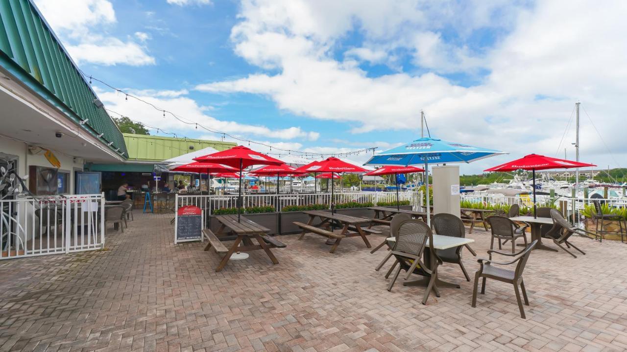 Waterfront Room, Heated Pool, Tiki Bar & Grill South Bradenton Екстер'єр фото
