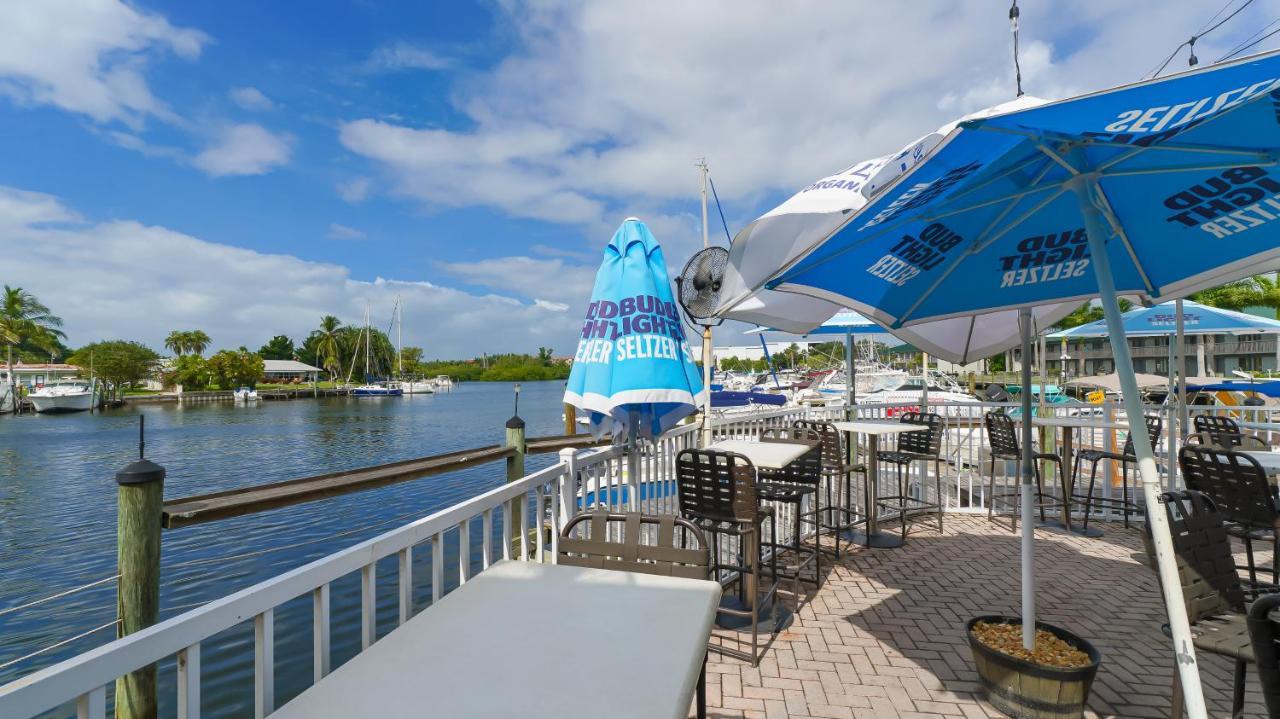 Waterfront Room, Heated Pool, Tiki Bar & Grill South Bradenton Екстер'єр фото