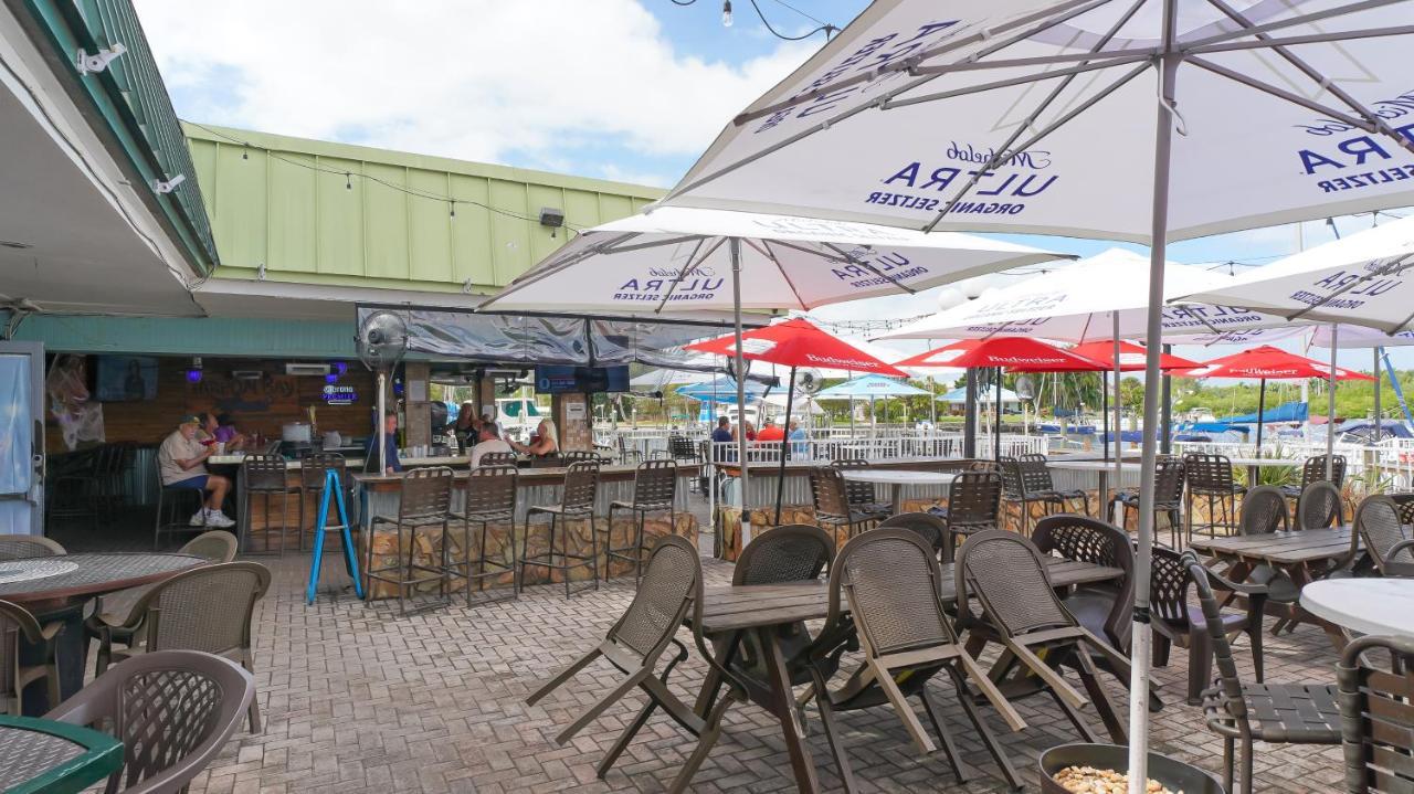Waterfront Room, Heated Pool, Tiki Bar & Grill South Bradenton Екстер'єр фото