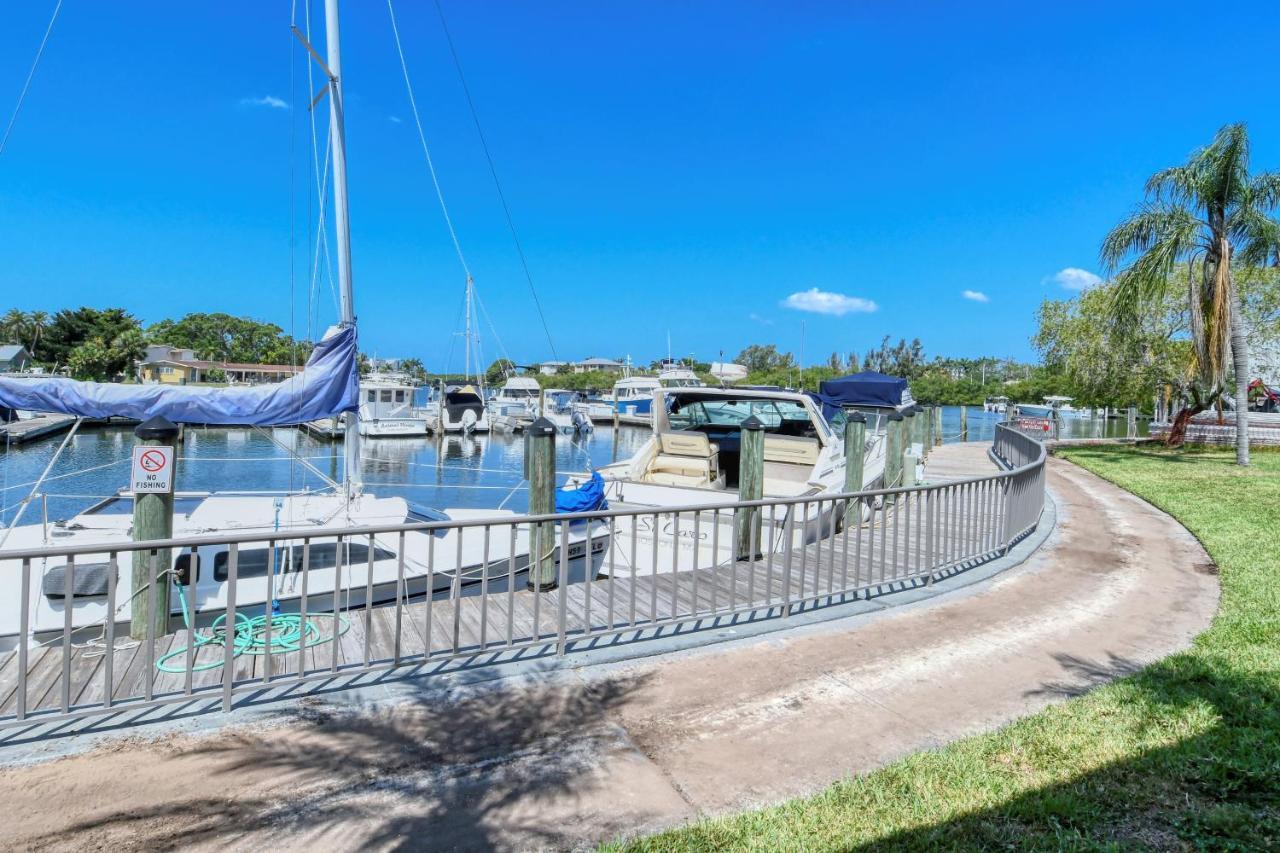 Waterfront Room, Heated Pool, Tiki Bar & Grill South Bradenton Екстер'єр фото