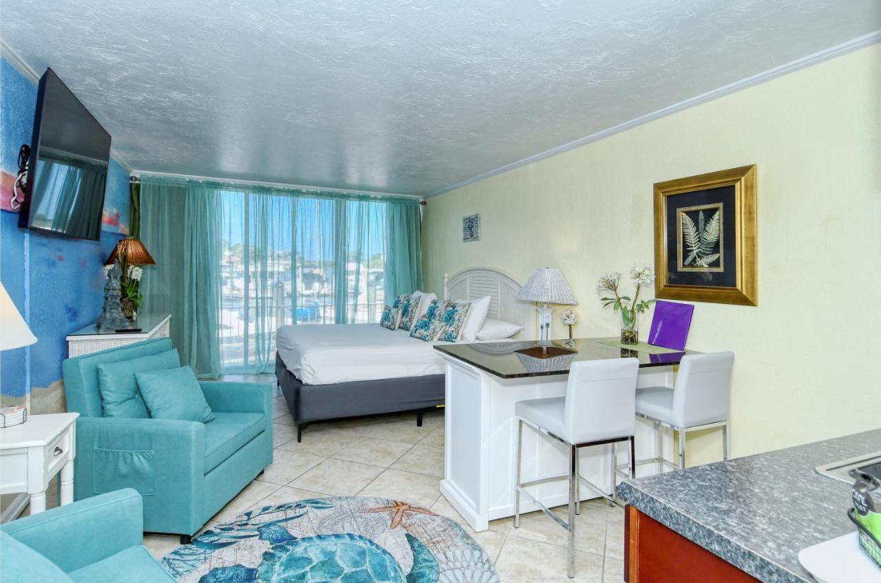 Waterfront Room, Heated Pool, Tiki Bar & Grill South Bradenton Екстер'єр фото