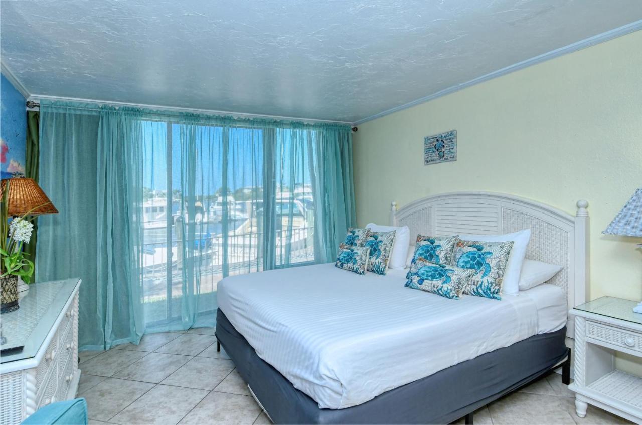 Waterfront Room, Heated Pool, Tiki Bar & Grill South Bradenton Екстер'єр фото