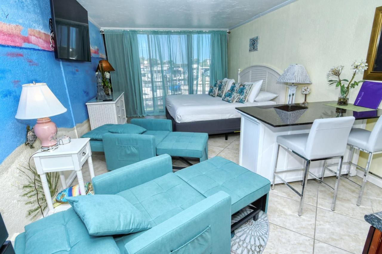 Waterfront Room, Heated Pool, Tiki Bar & Grill South Bradenton Екстер'єр фото